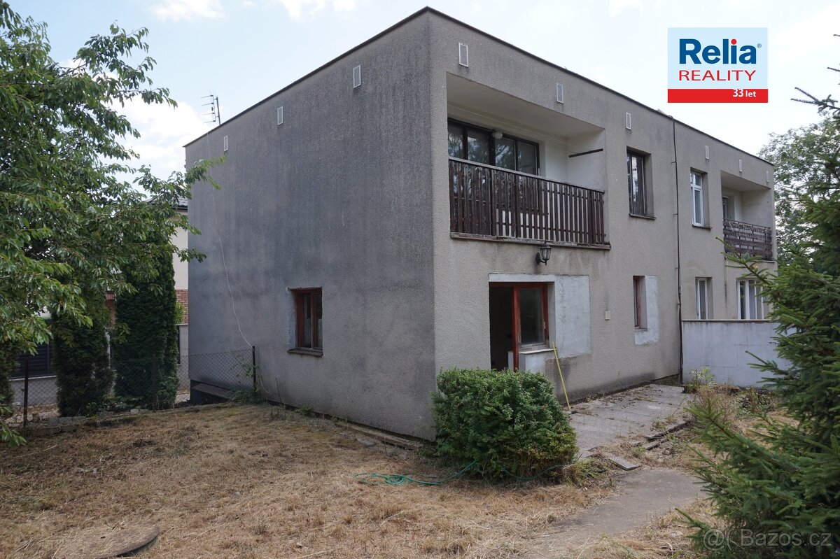 Prodej řadového patrového domu se zahradou, Dobřejovice u Pr