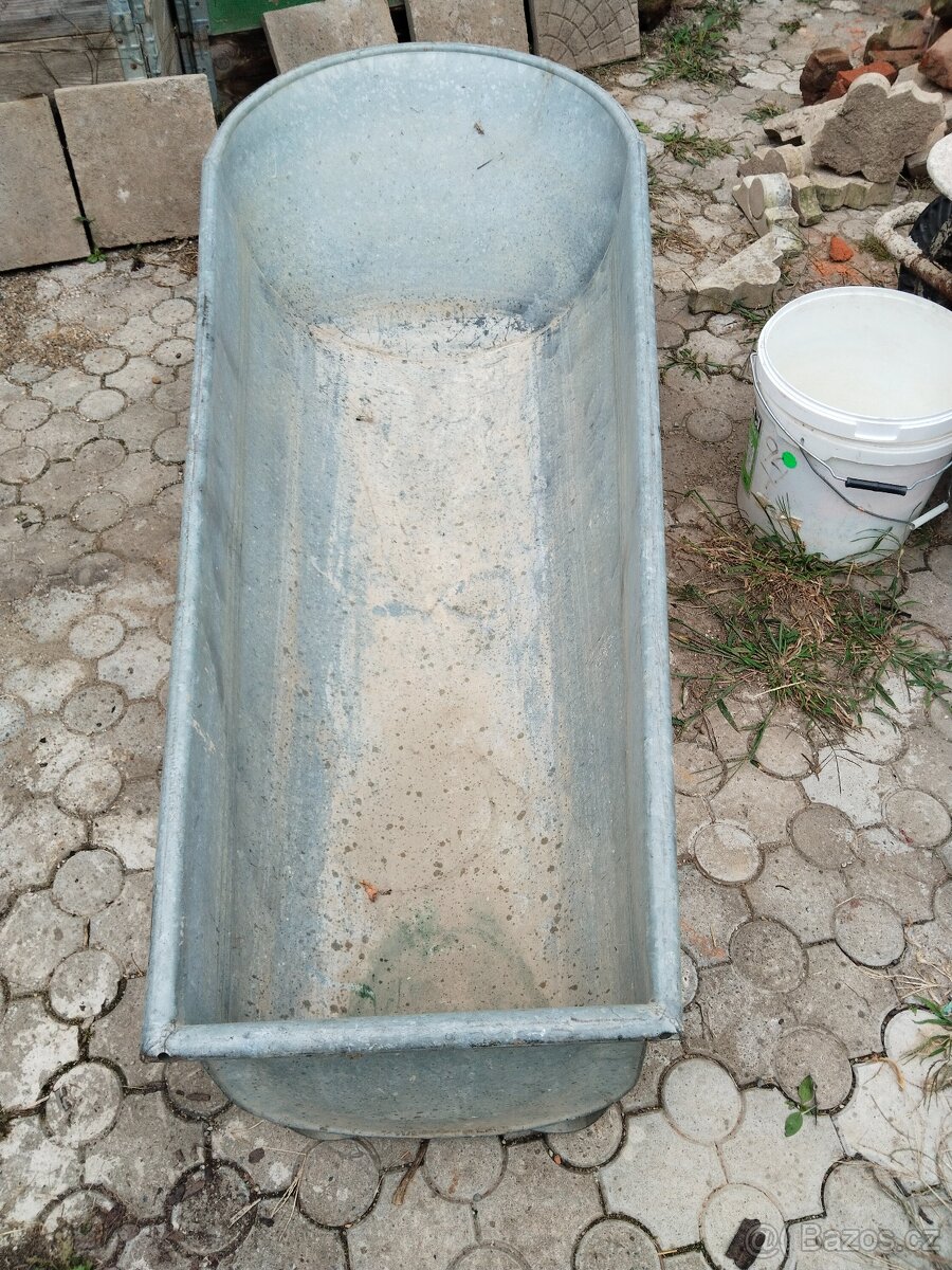 Plechová vana