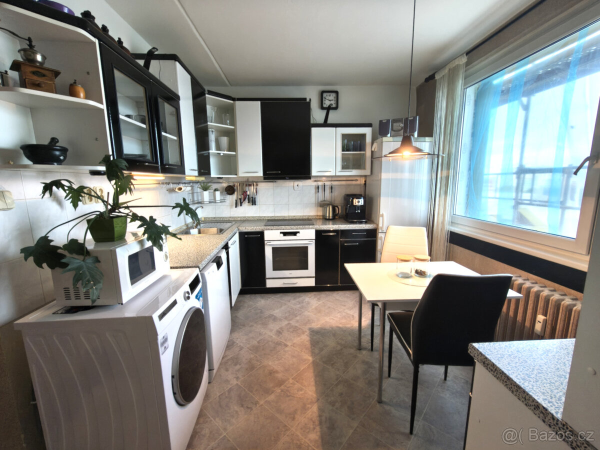 Hradec Králové - prodej bytu 5+1 s lodžií