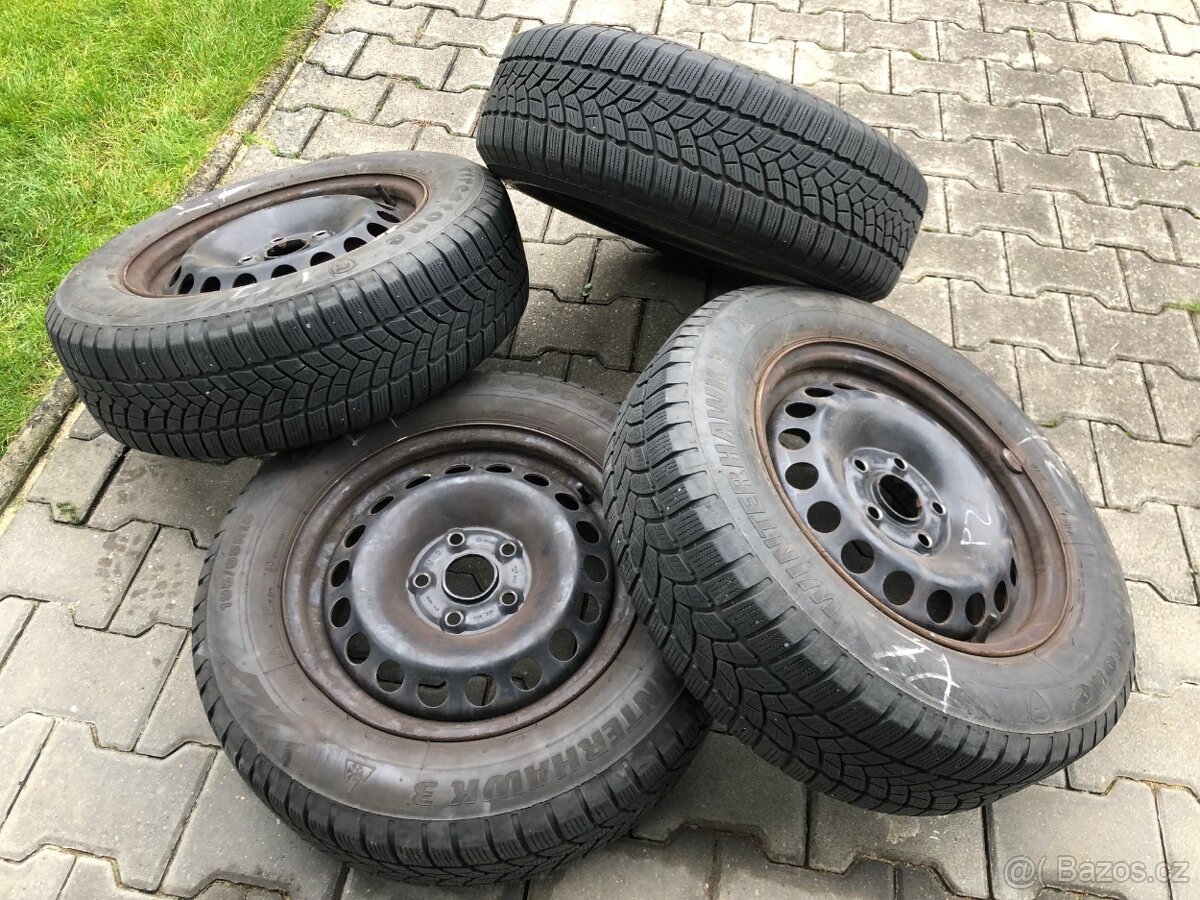 Zimní kola 195/65 R15 plus orig. poklice Octavia