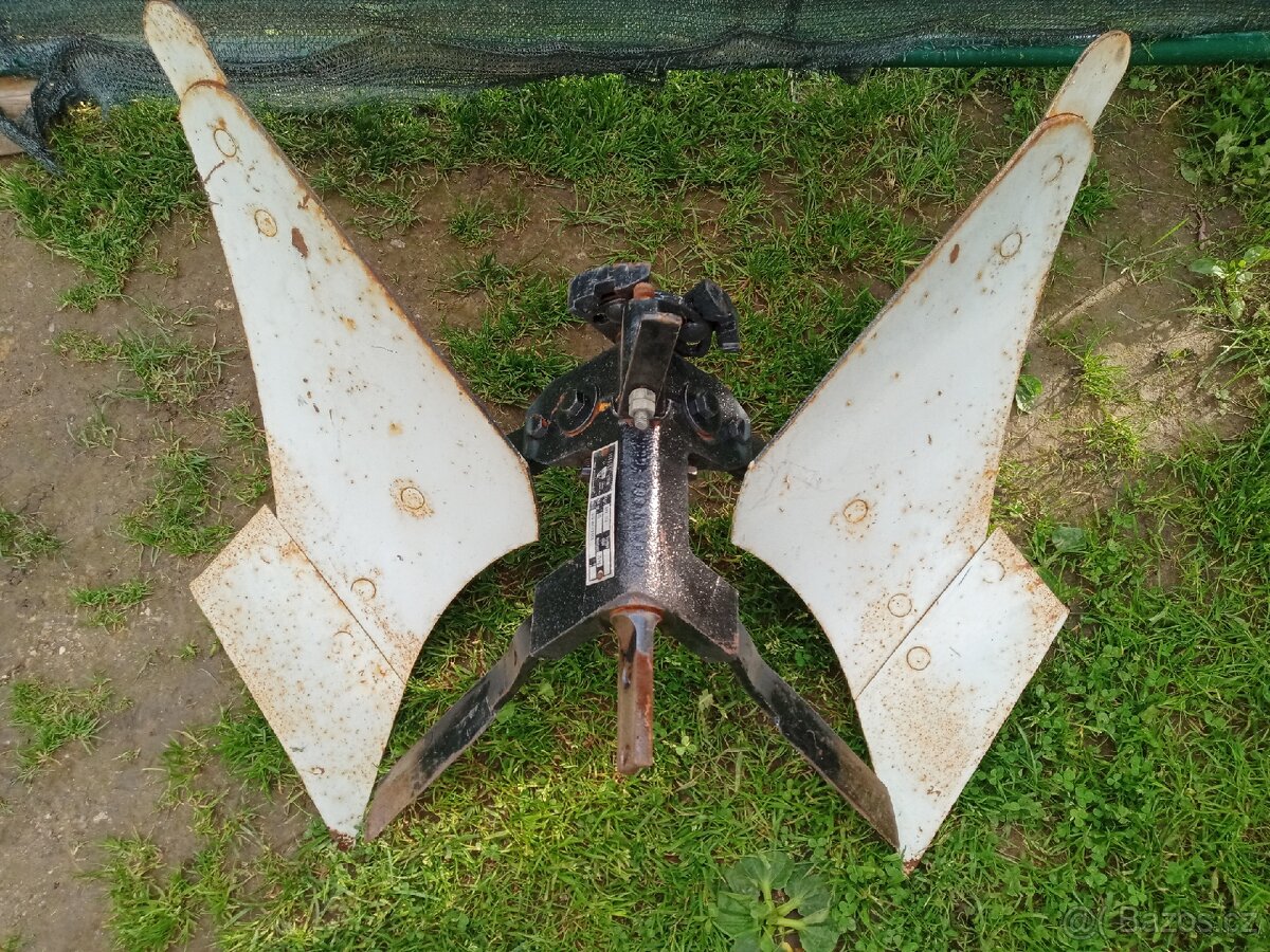 Oboustranný pluh Vari