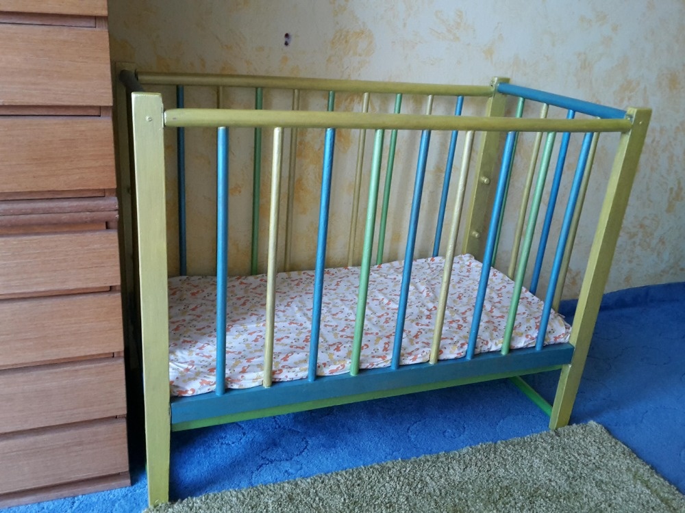 Dětská POSTÝLKA dřevěná