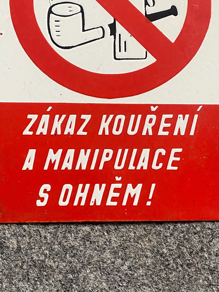 smaltovaná cedule zákaz kouření stará smaltovaná cedule
