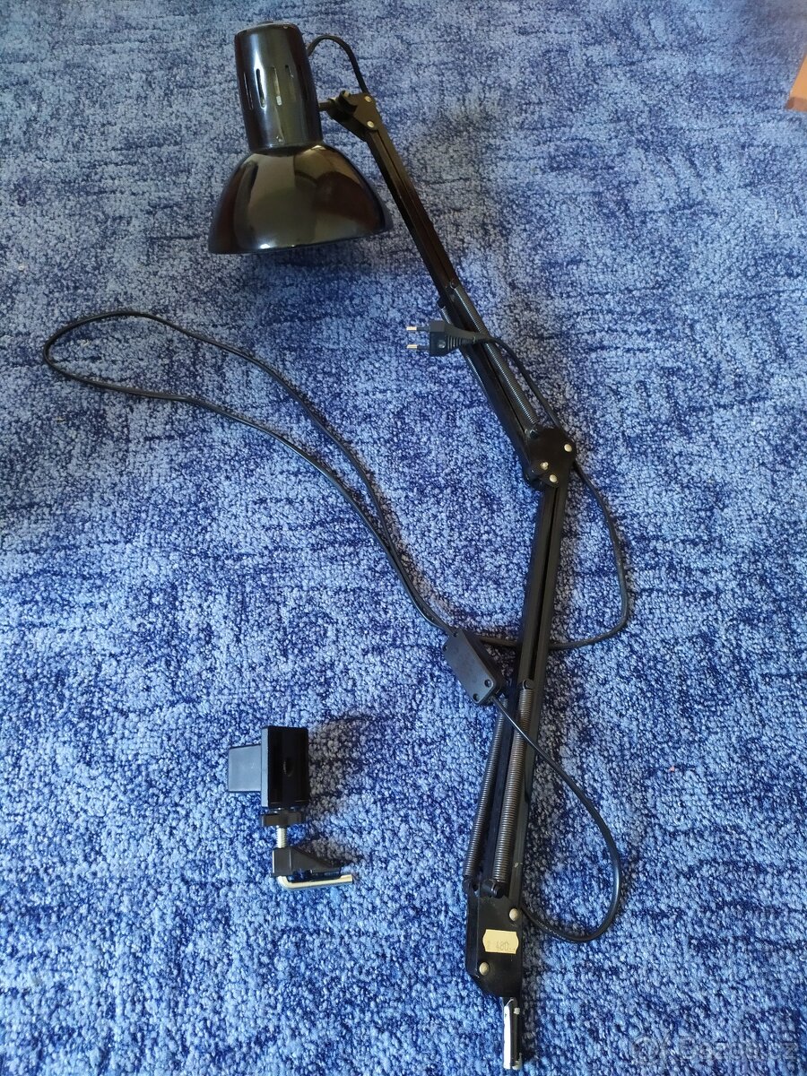 Prodám kancelářskou stolní lampu