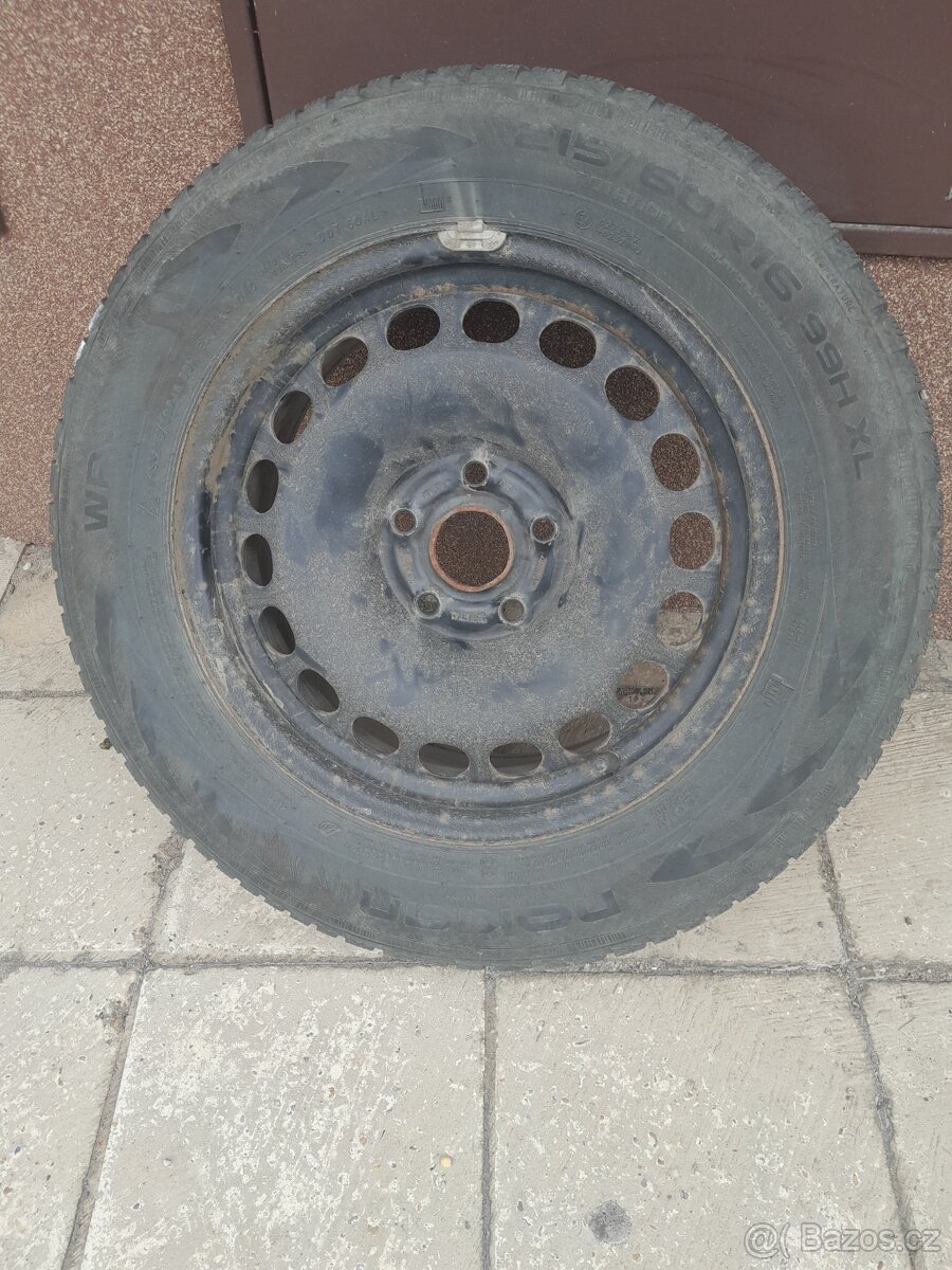 SLEVA Plechove disky VW Passat, 6 1/2 Jx16H2, pneu Nokian