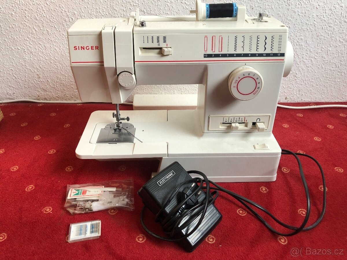 Šicí stroj Singer 9018 s příslušenstvím