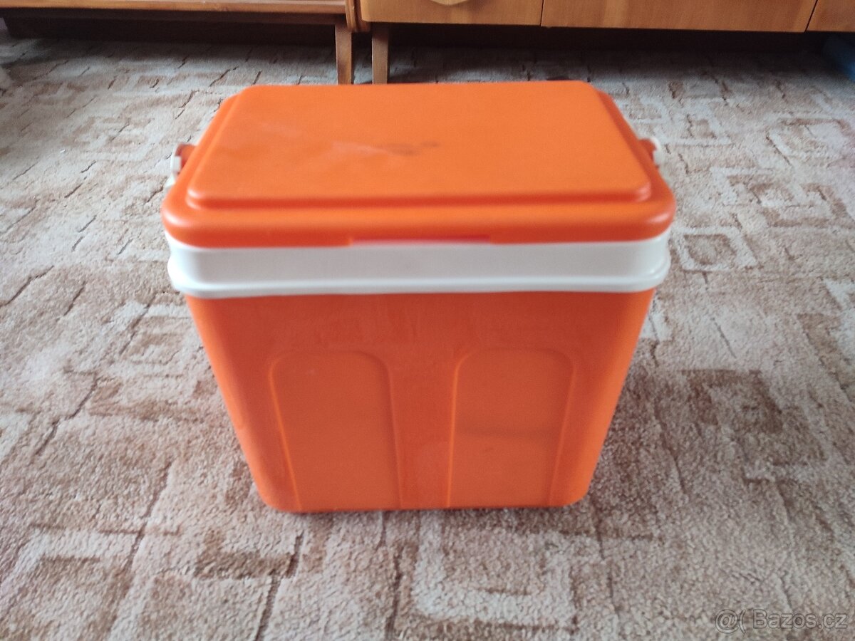 Chladící box, lednice do auta