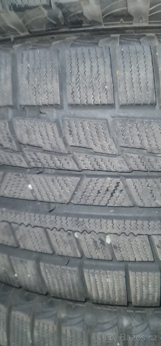 ZIMNÍ PNEUMATIKY 235/45/17