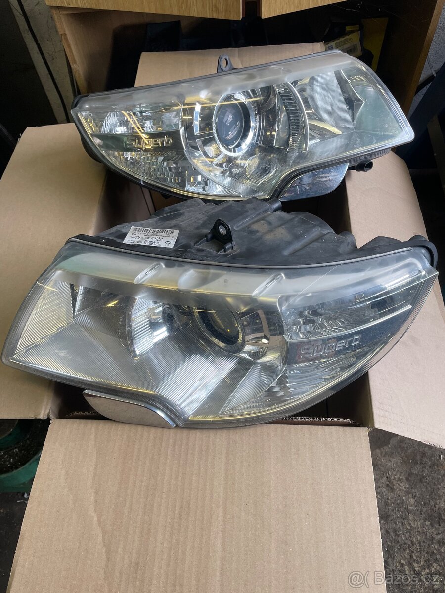 Škoda Superb 2 predni svetla