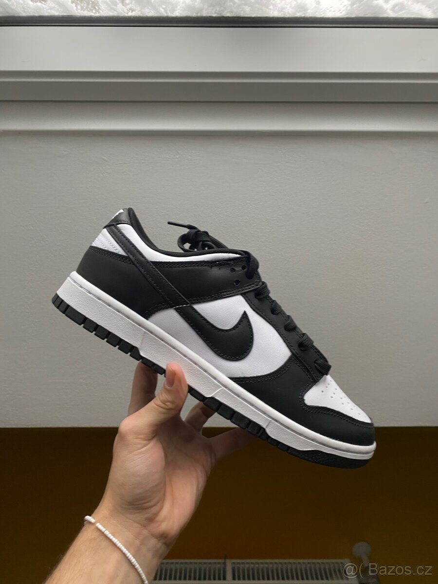 Nike Dunk Low Panda (42.5/44/44.5)🐼