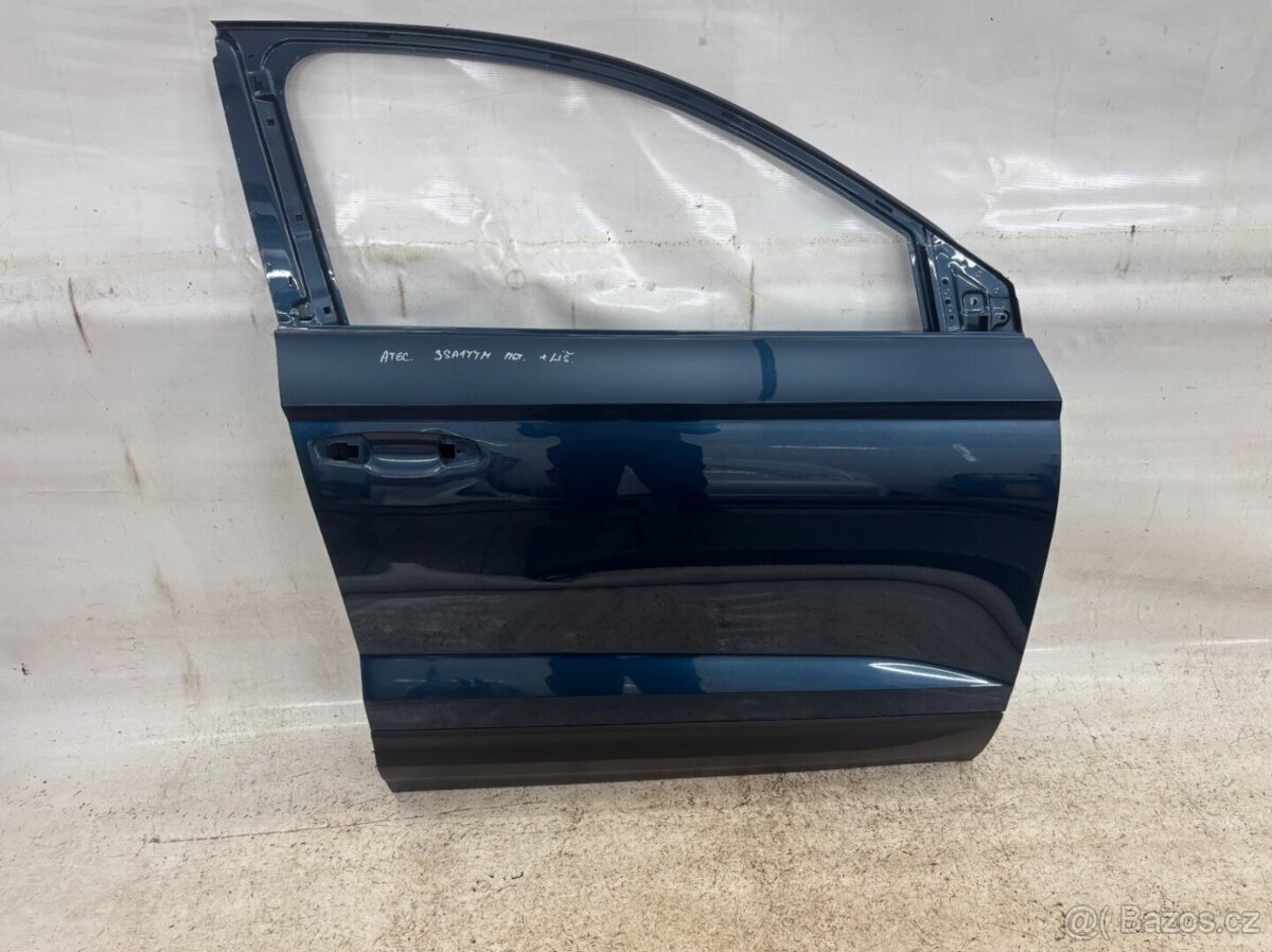 Přední pravé dveře Seat Ateca modrá