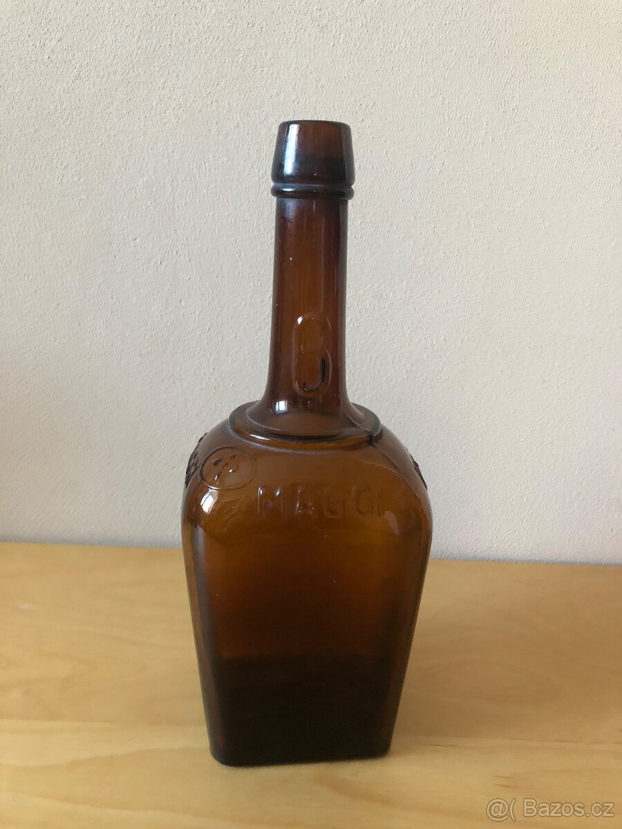 Stará láhev Maggi