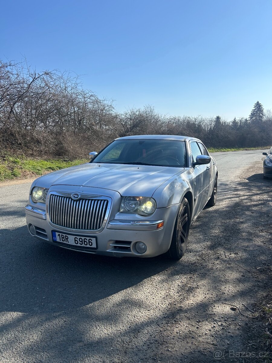 Chrysler 300C 3.5i LPG sedan