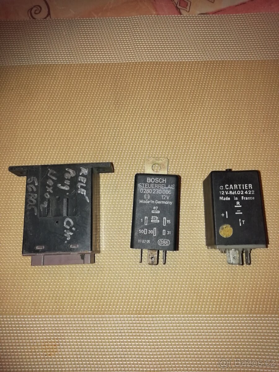 auto relé 12 V