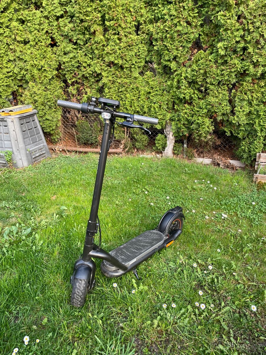 Elektrokoloběžka Navee N65