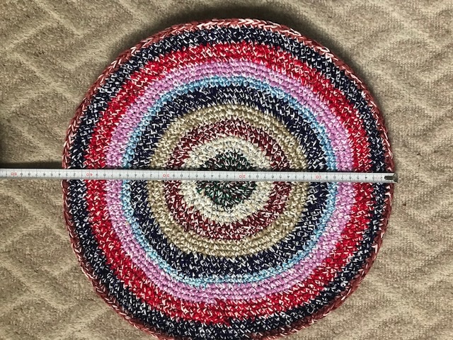 Podsedáky ručně háčkované, průměr 44 cm