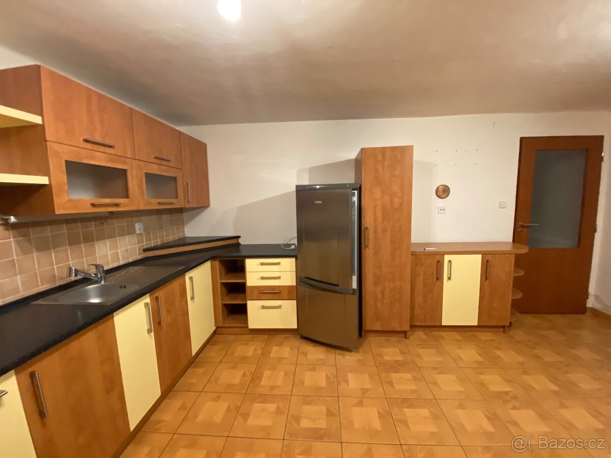 Pronájem domu 3+kk po rekonstrukci + dvůr a zahrada