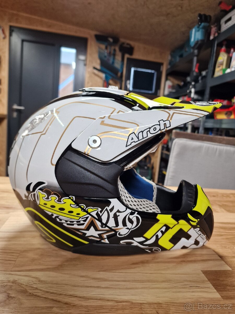 Dětská MX helma Airoh + brýle a rukavice jako dárek