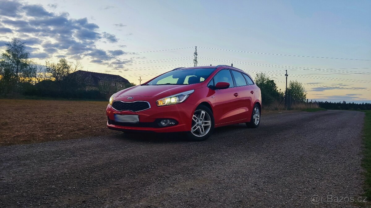Prodám Kia Cee’d SW 1.4 CVVT, r. v. 2014 – 120 000 Kč