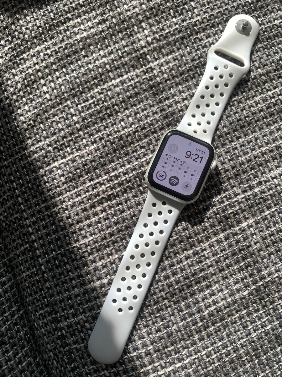 Prodám Apple Watch 6