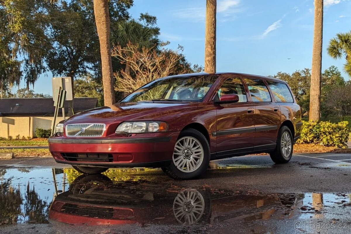 koupím Levy blatník a kapotu pro Volvo v70 p2 S60 v barvě454