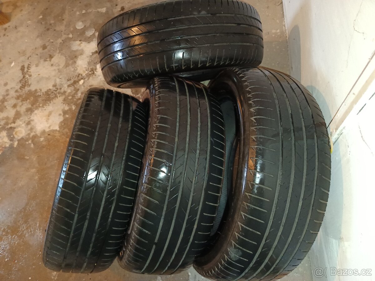 Letní pneu 235/55/19