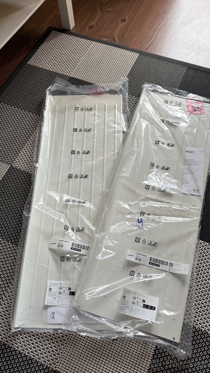 Ikea Komplement police na boty. Systém PAX