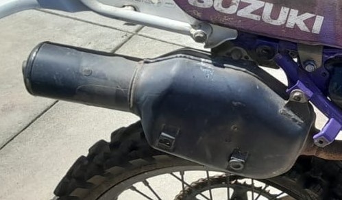 Výfuk Suzuki Dr 350