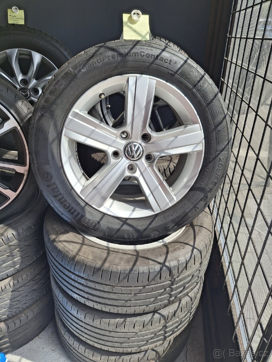 Alu kola original Volkswagen , R16 + letní pneu 205/55 R16