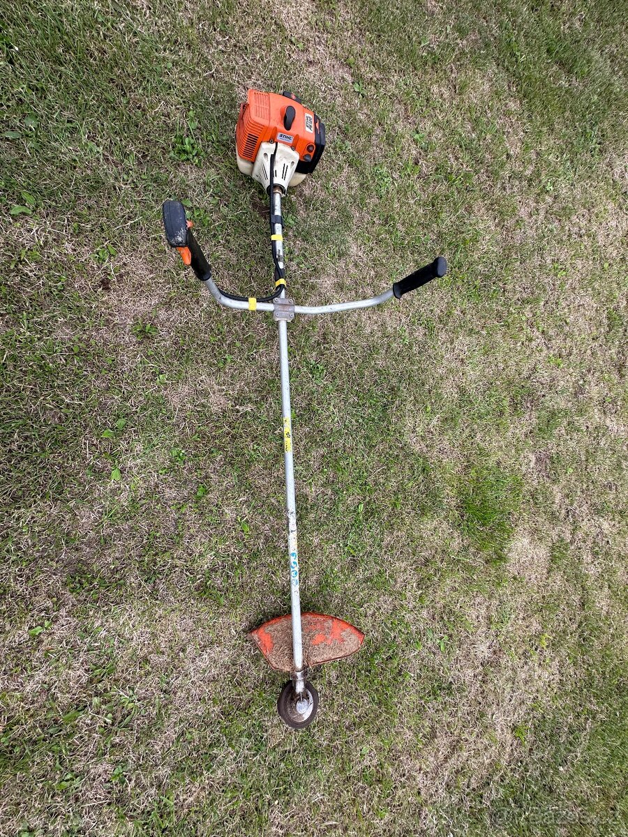 Křoviňák Stihl FS120