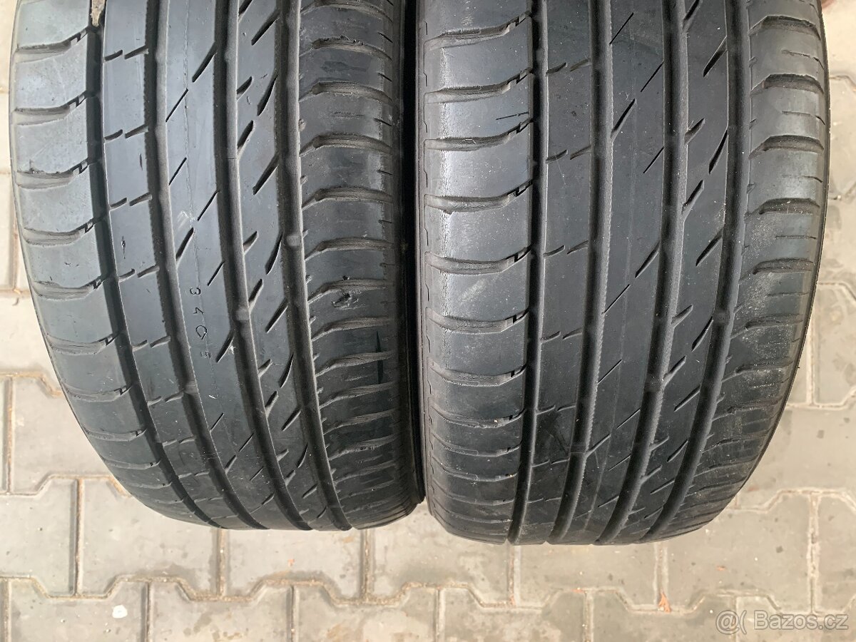 215/45/16 Nokian