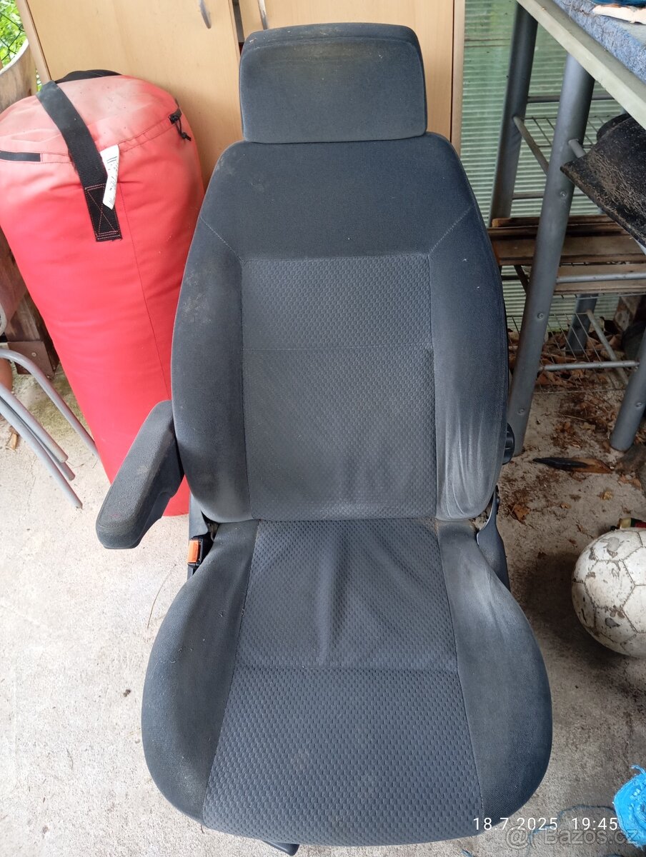 Otočné sedačky