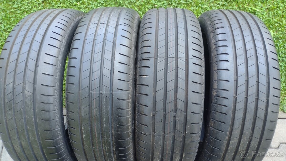 Letní pneu 215/60 R17 Bridgestone 100% vzorek