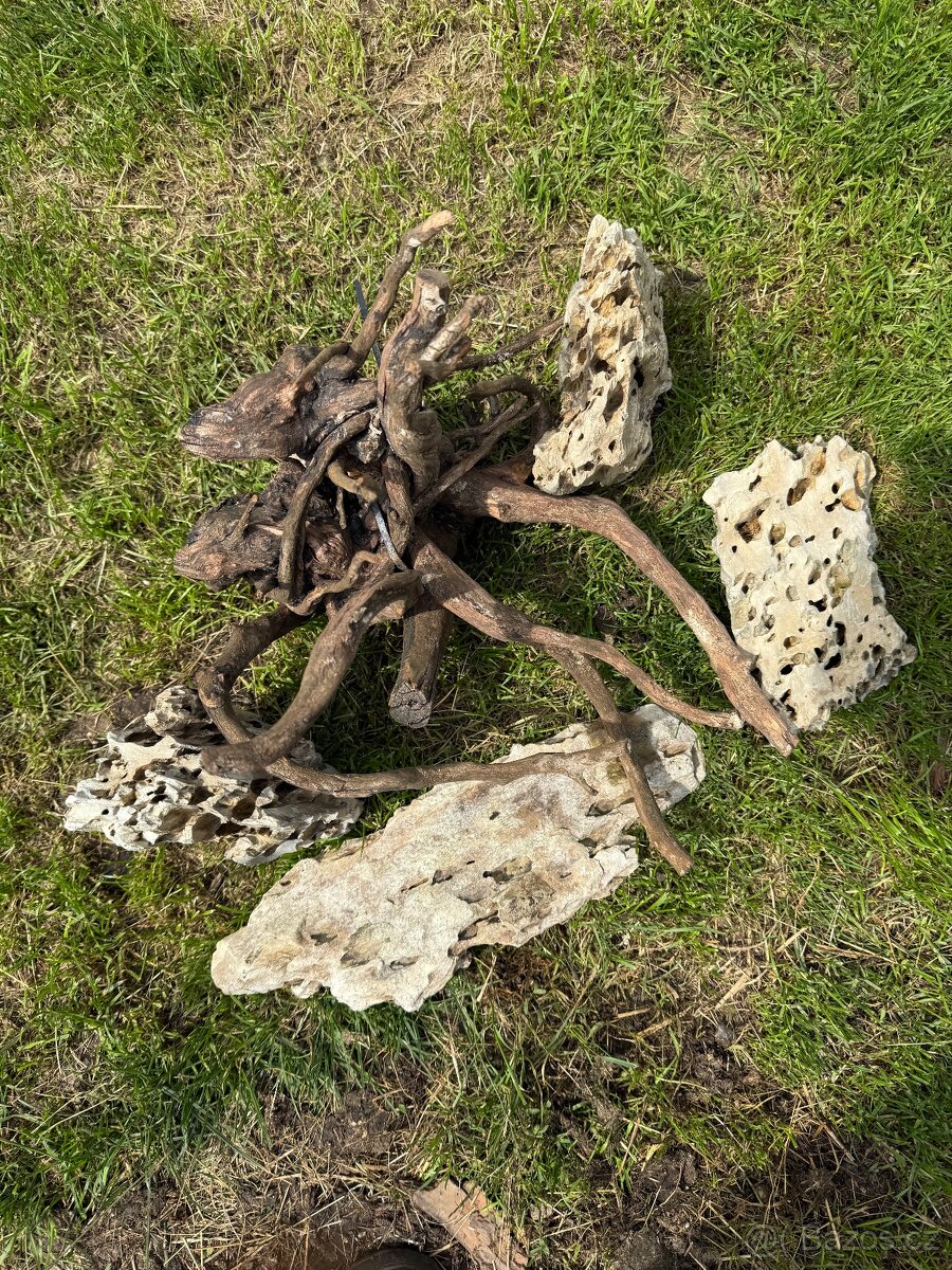 Dekorace do akvaria