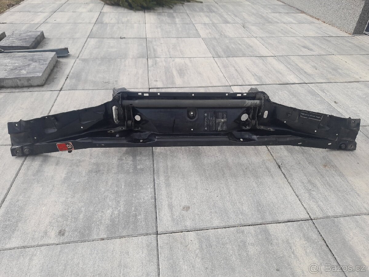 Přední stěna BMW e32