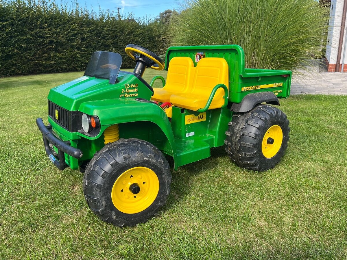 John Deere gator