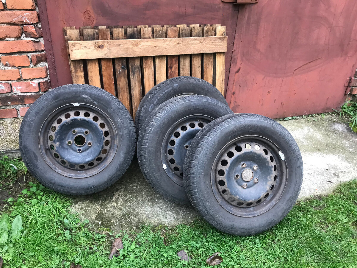Prodám sadu kol Octavia 2 195/65 15, zimní Polaris 3