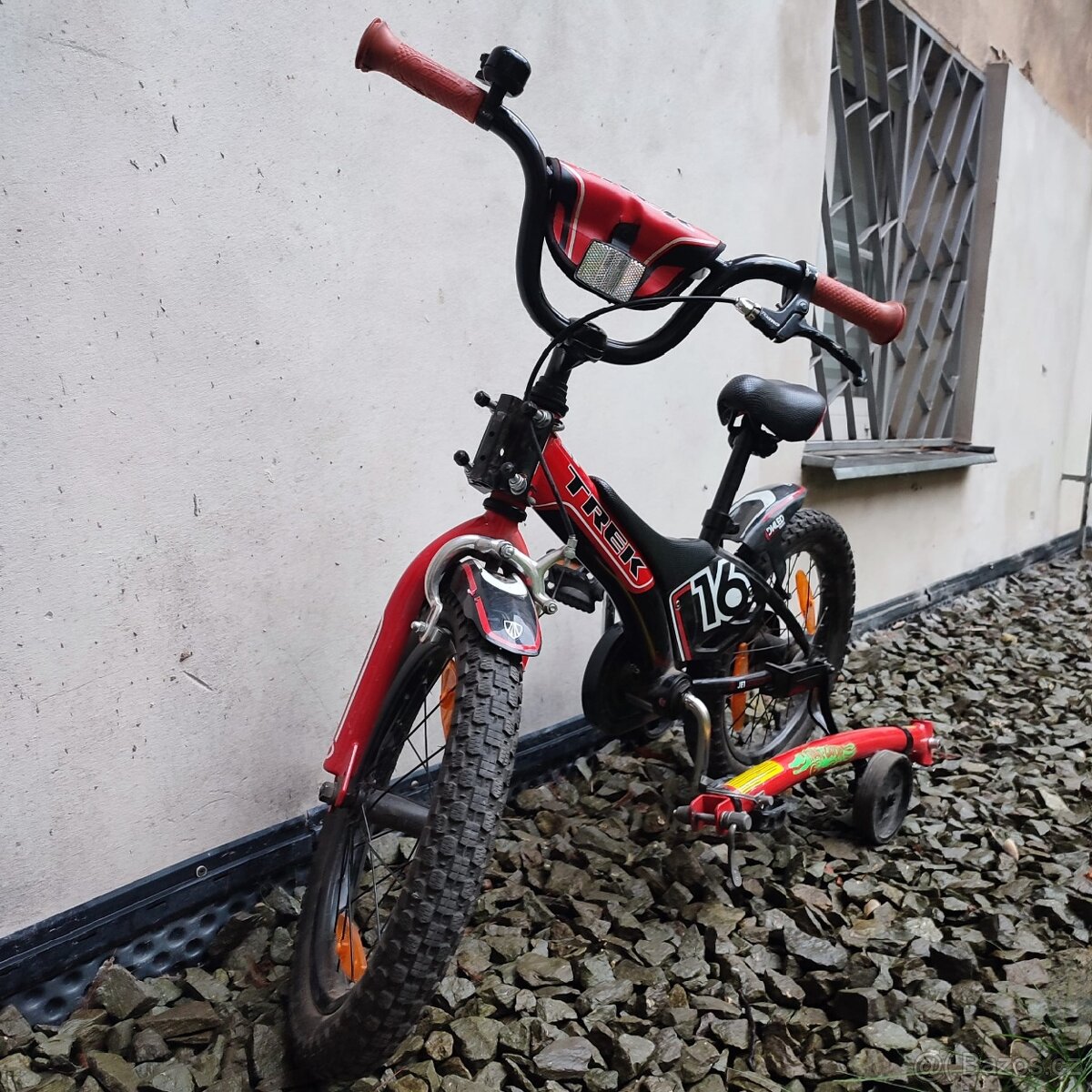 Dětské kolo Trek 16 s tažnou tyčí