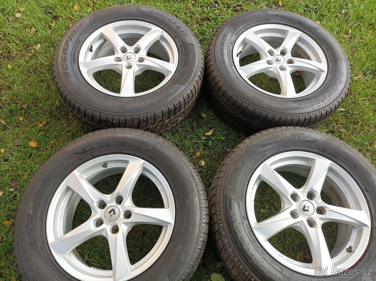 Zimní sada Renault r17 5x114,3 Pirelli 235/65/17
