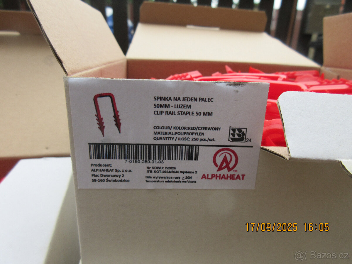 Prodám spony - příchytky topných kabelů - 50 mm