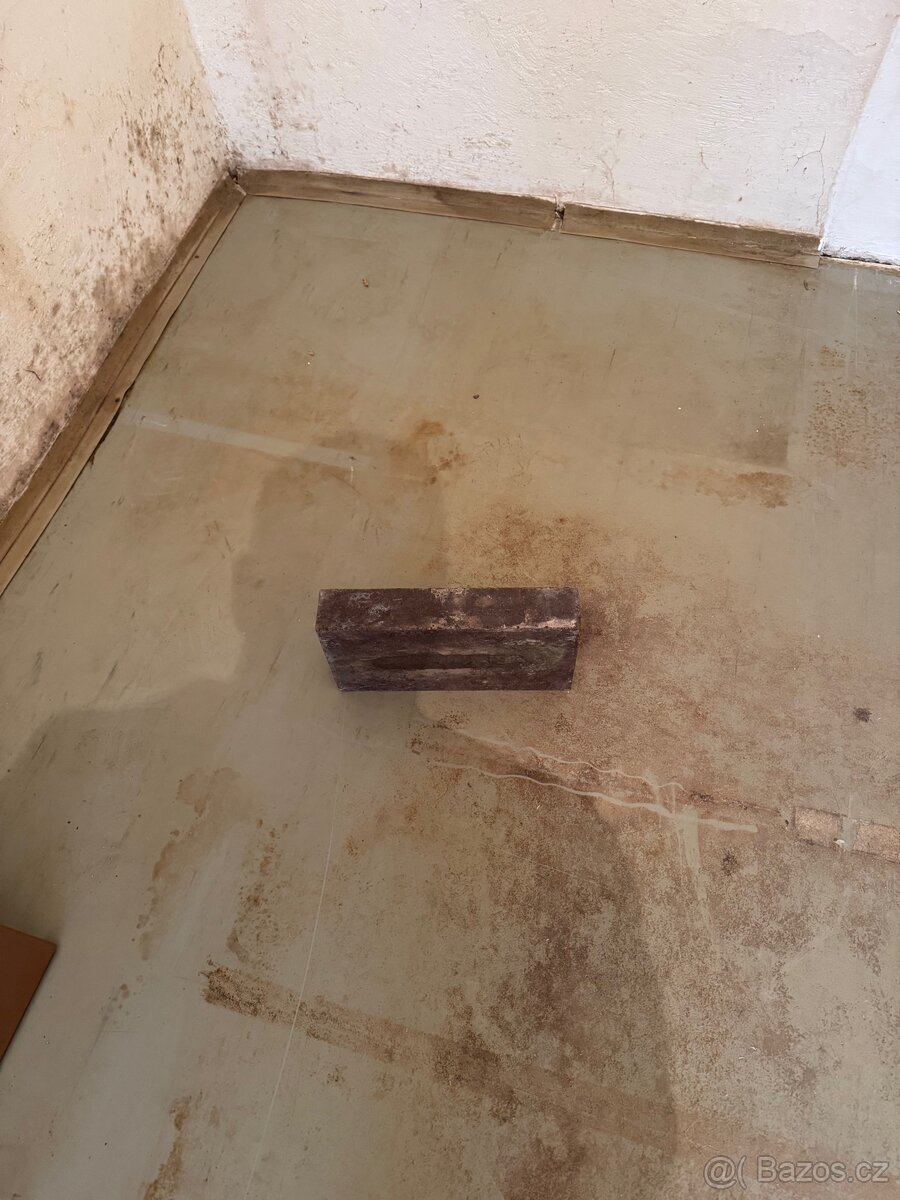 Magnezitové cihly z aku kamen.