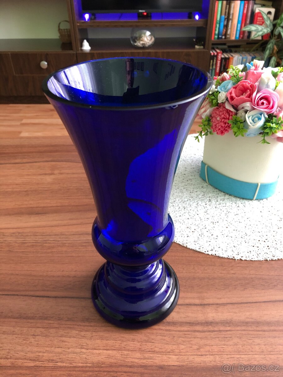Modrá váza na květiny, TOP STAV