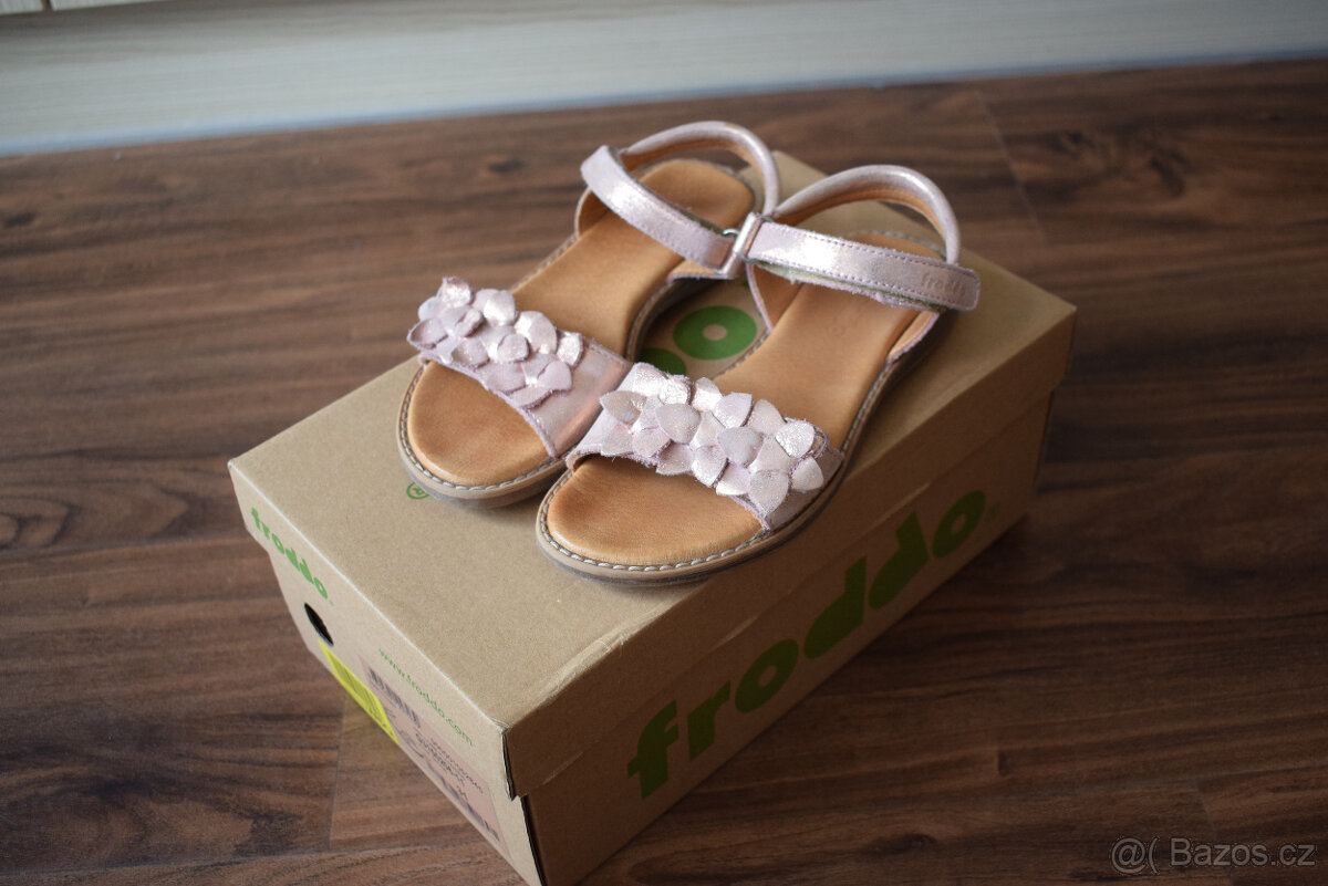 Třpytivě růžové sandále Froddo vel. 31