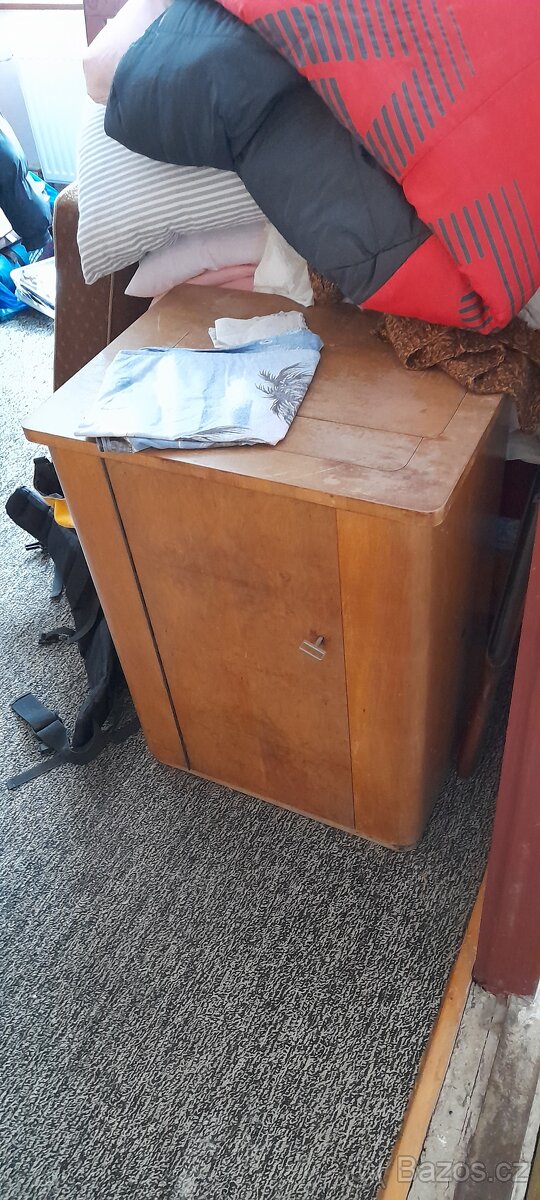 Skrinovy šicí stroj