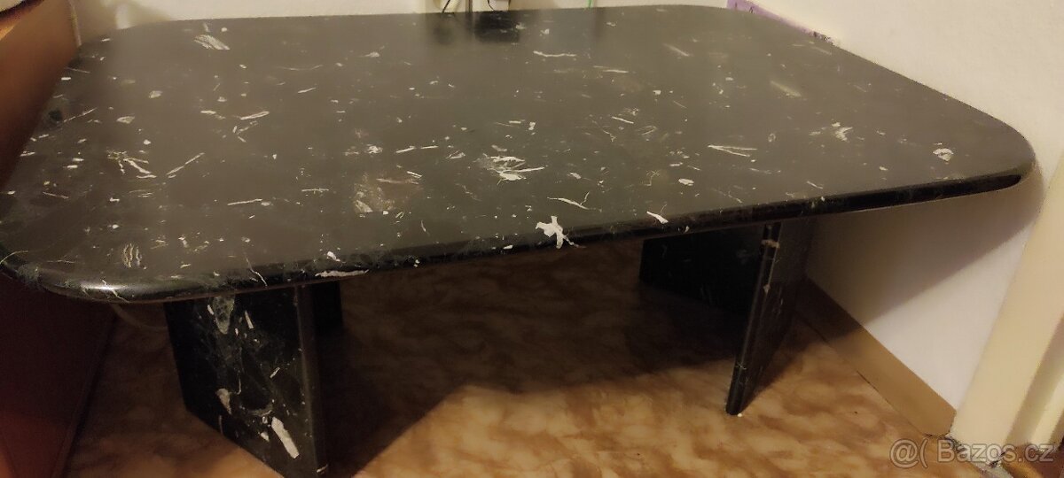 Konferenční stolek