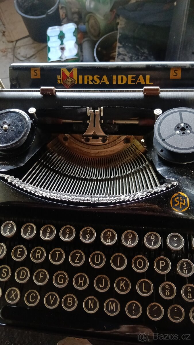 psací stroj