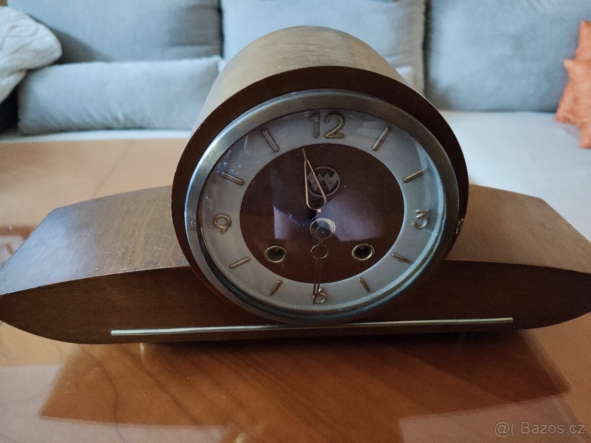 Starožitné stolní hodiny