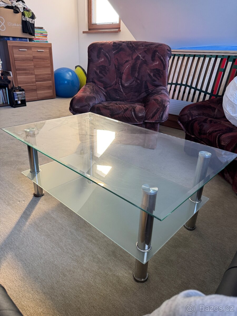 Konferenční stolek skleněný