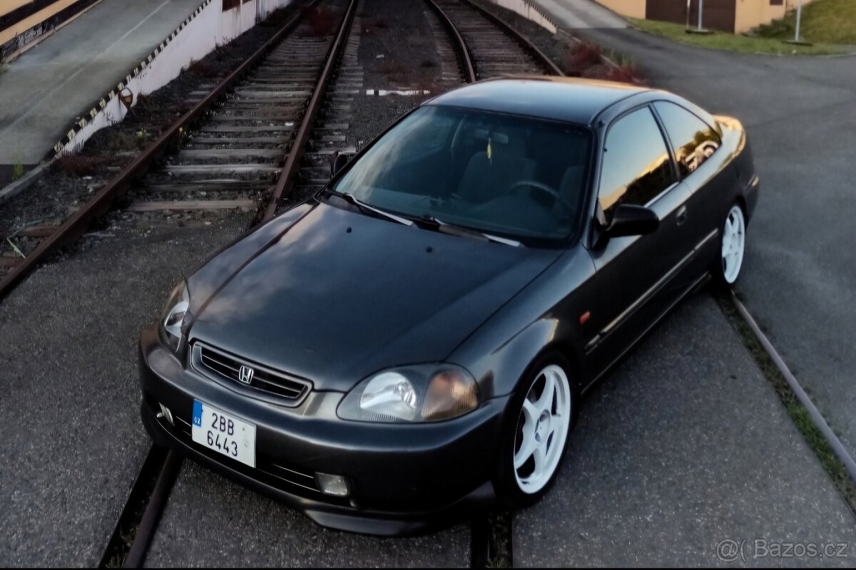HONDA CIVIC 6G COUPE 1.6