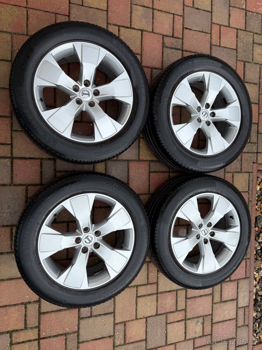 Alu kola Volvo XC40 + letní pneu